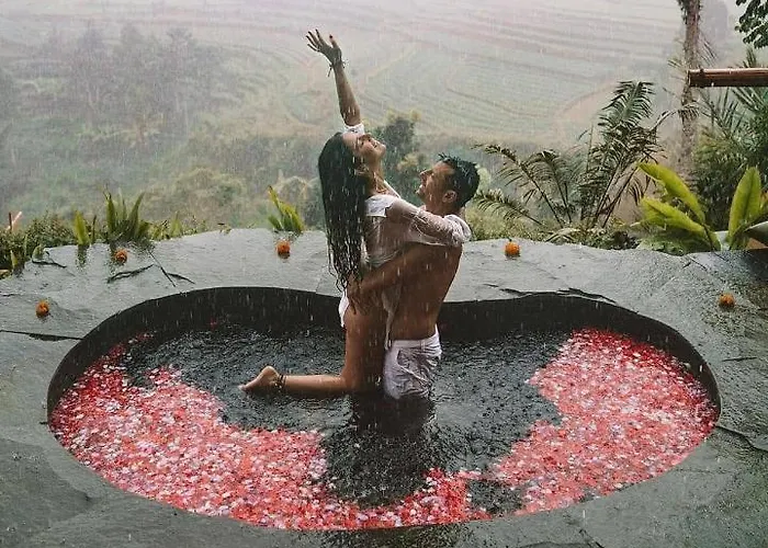 Magic Hills Bali - Magical Eco-luxury Villa Selat